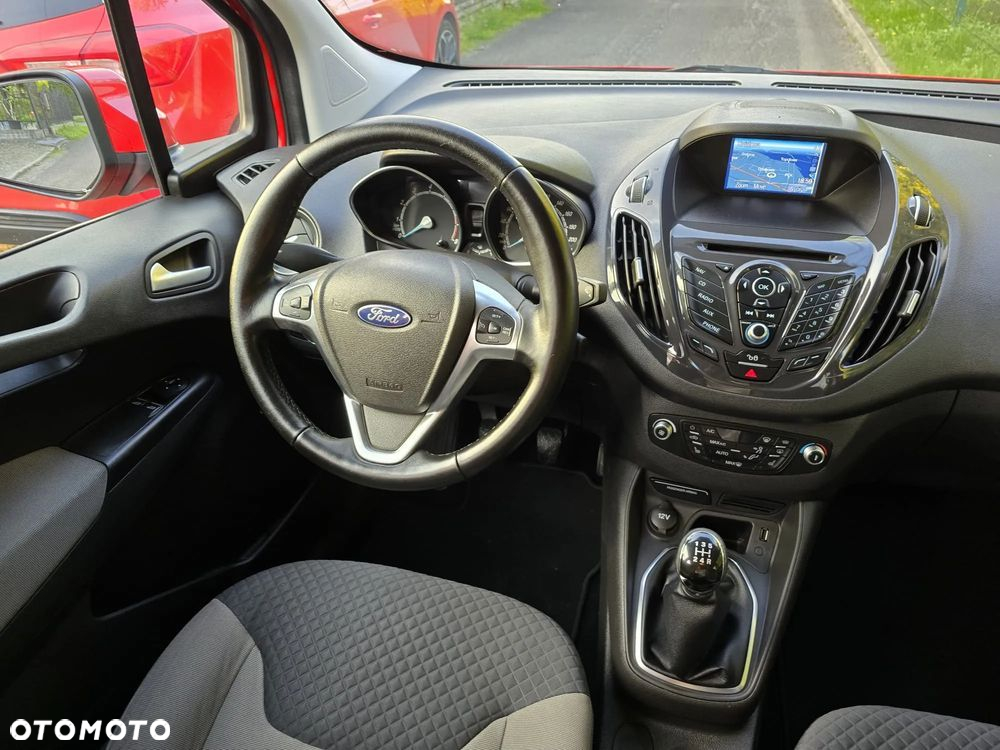 Ford Tourneo Courier 1.0 EcoBoost Titanium - 23