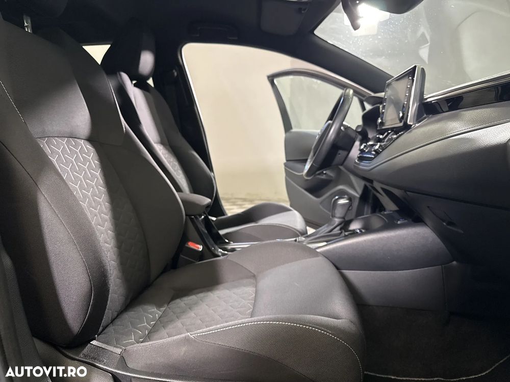 Toyota Corolla - 12