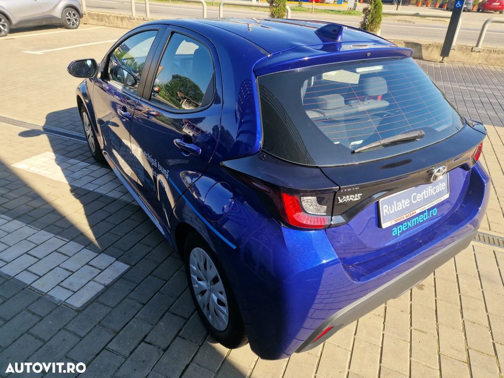 Toyota Yaris 1.5 L CVT Active - 9