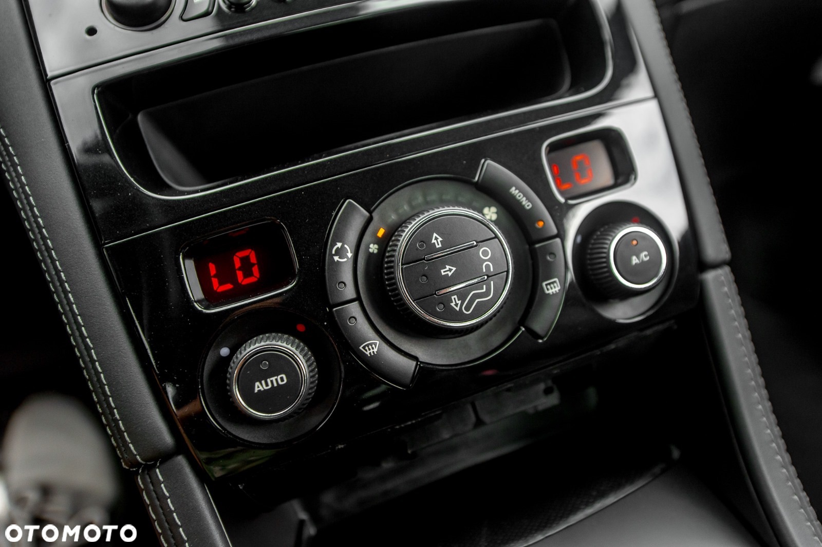 Peugeot RCZ 1.6 200 THP - 34