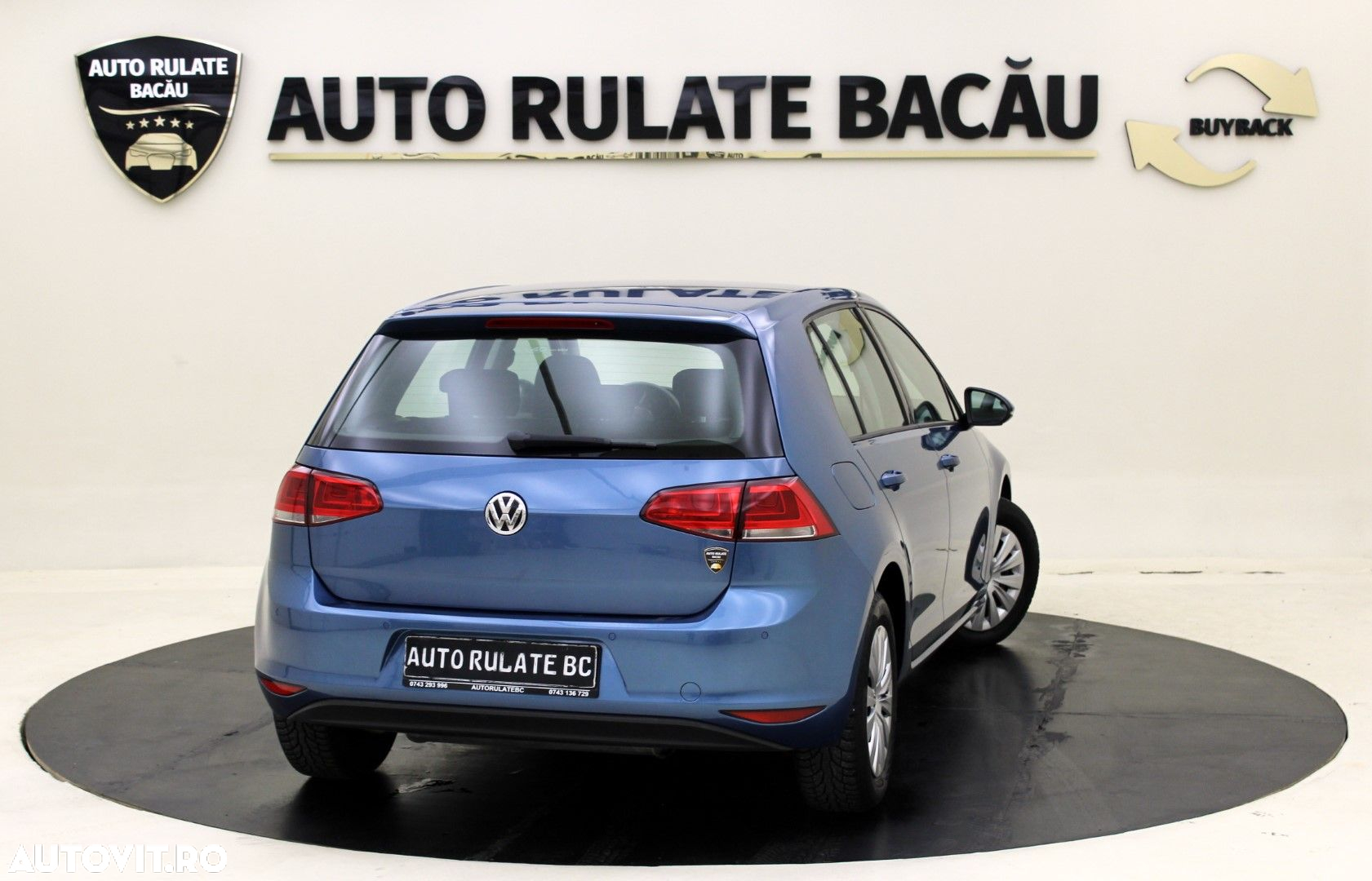 Volkswagen Golf - 6