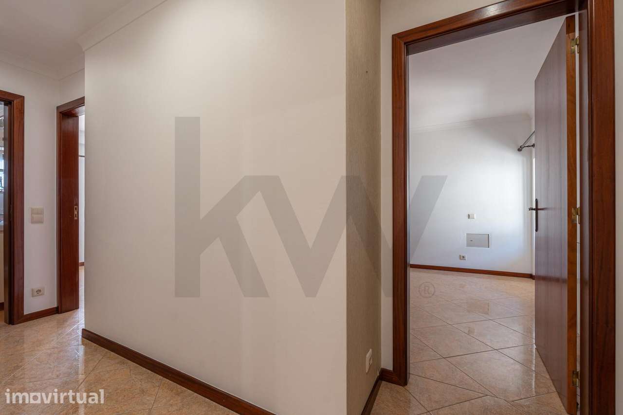 Moradia T2 no Loureiro com espaço exterior, Cernache - Grande imagem: 3/28