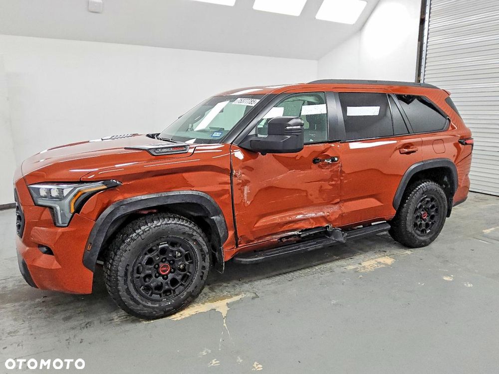 Toyota Sequoia - 2