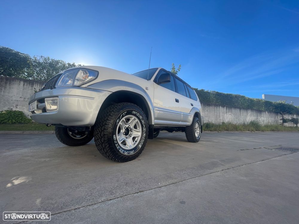 Toyota Land Cruiser Prado - 11