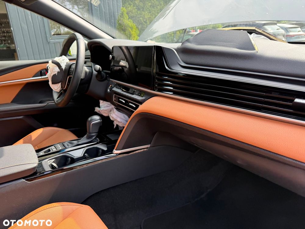 Toyota Camry 2.5 Hybrid Dynamic Force Executive e-CVT - 16