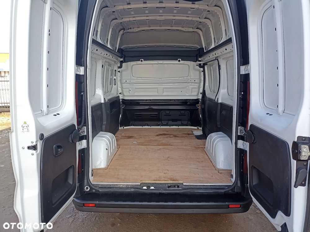 Renault TRAFIC - 7