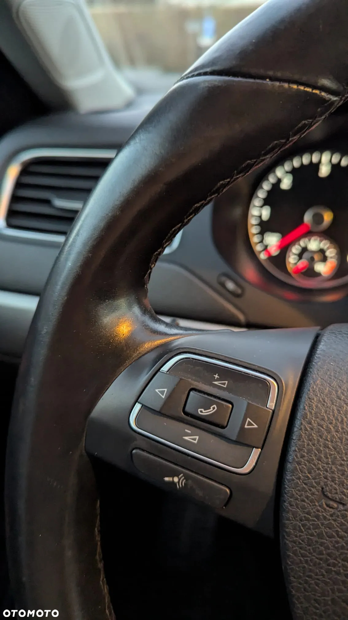 Volkswagen Jetta 2.0 TDI DSG Highline - 17