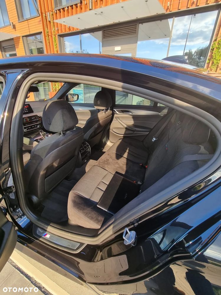 BMW Seria 5 520d M Sport - 6