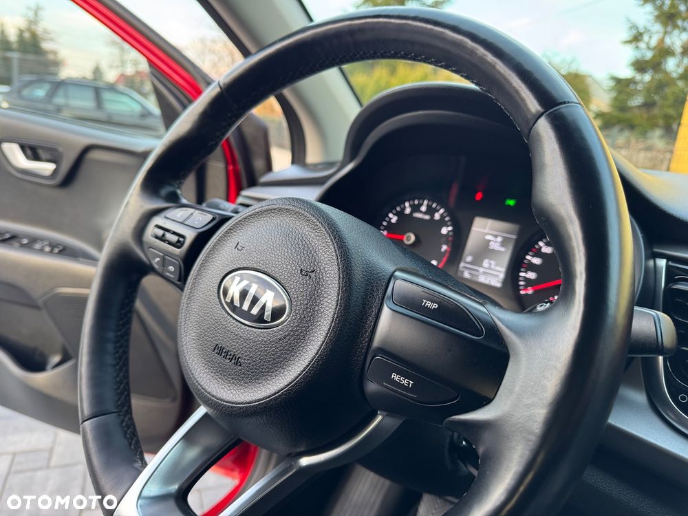Kia Rio 1.2 Dream Team Edition - 34