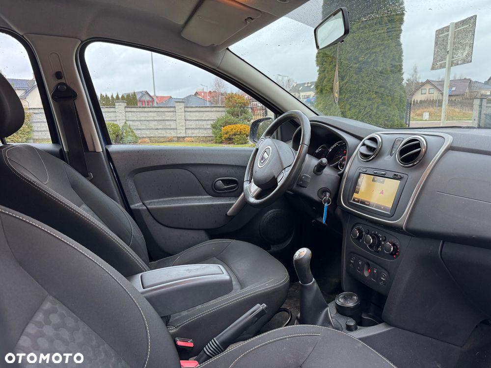 Dacia Logan 0.9 TCe SL Celebration S&S EU6 - 8