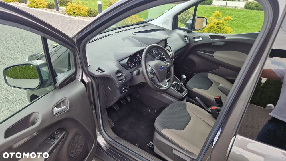 Ford Tourneo Courier 1.0 EcoBoost S&S Titanium - 8