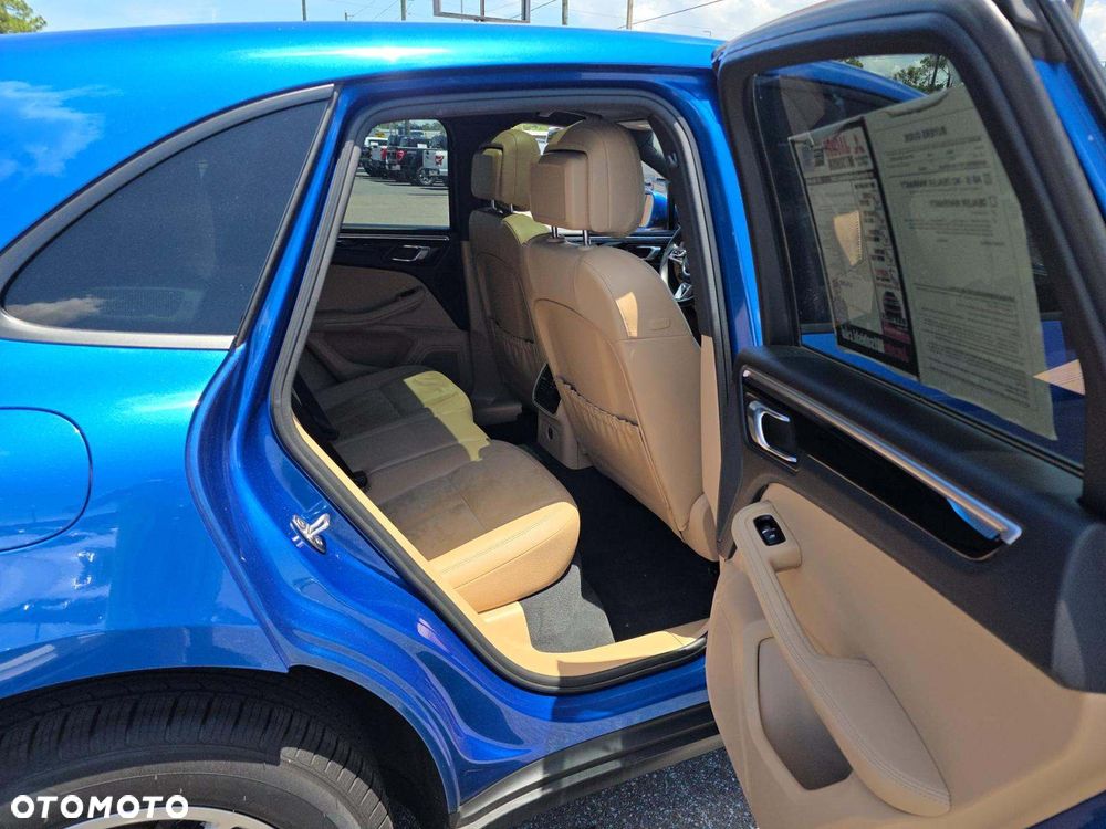 Porsche Macan Standard - 12