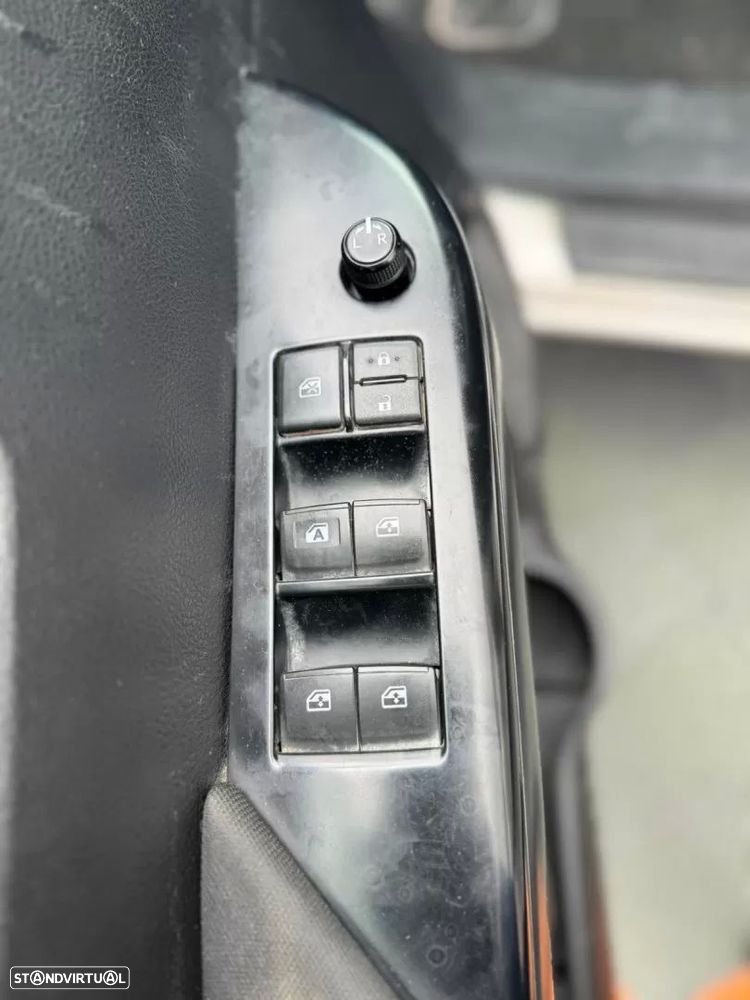 Toyota Hilux 2.4 D-4D 4WD CD CM - 10