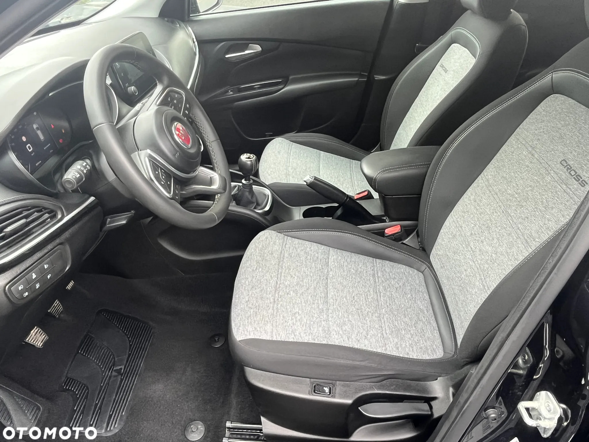 Fiat Tipo 1.6 MultiJet Cross - 13