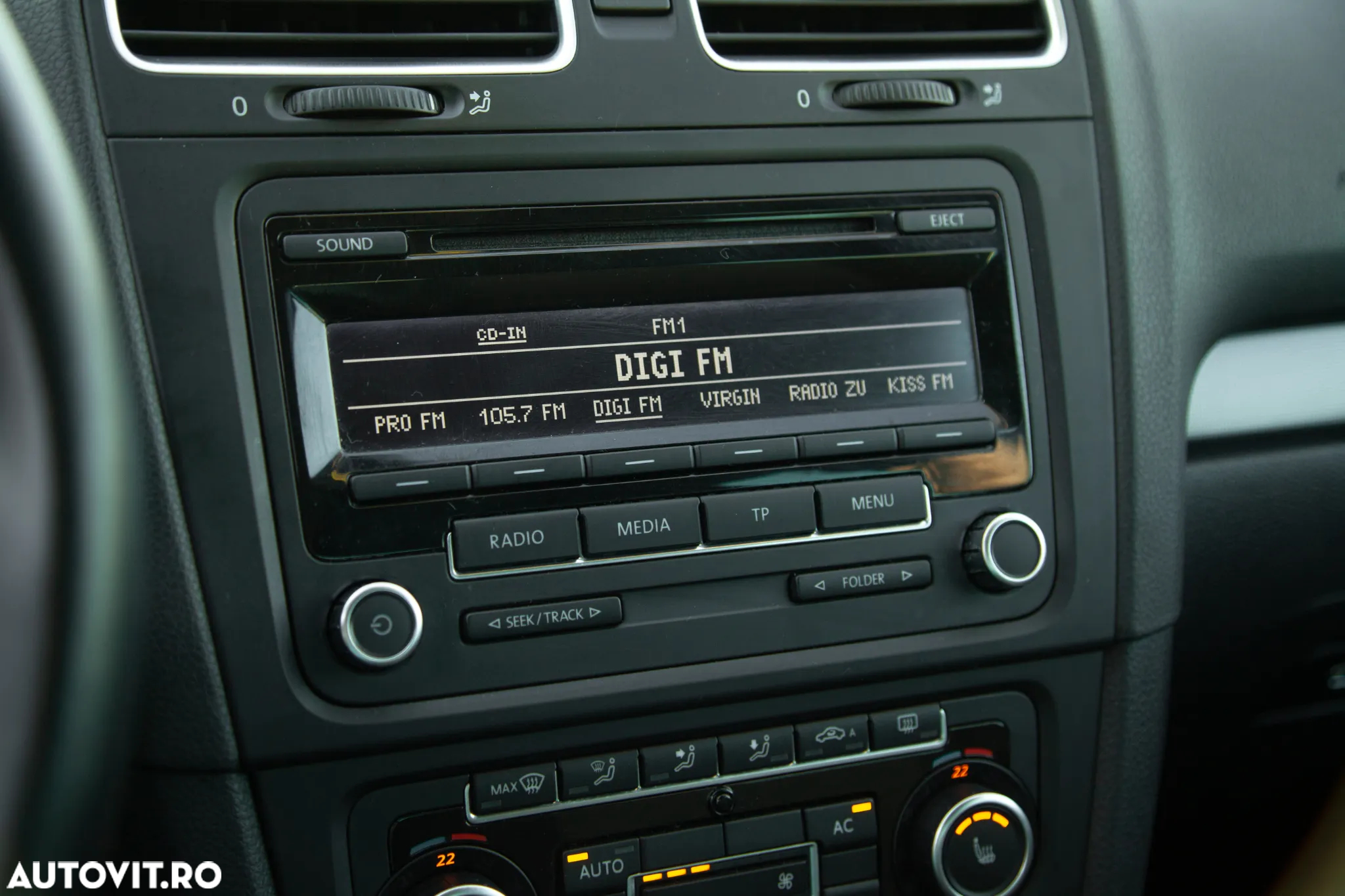 Volkswagen Golf 2.0 TDI DPF Style - 22