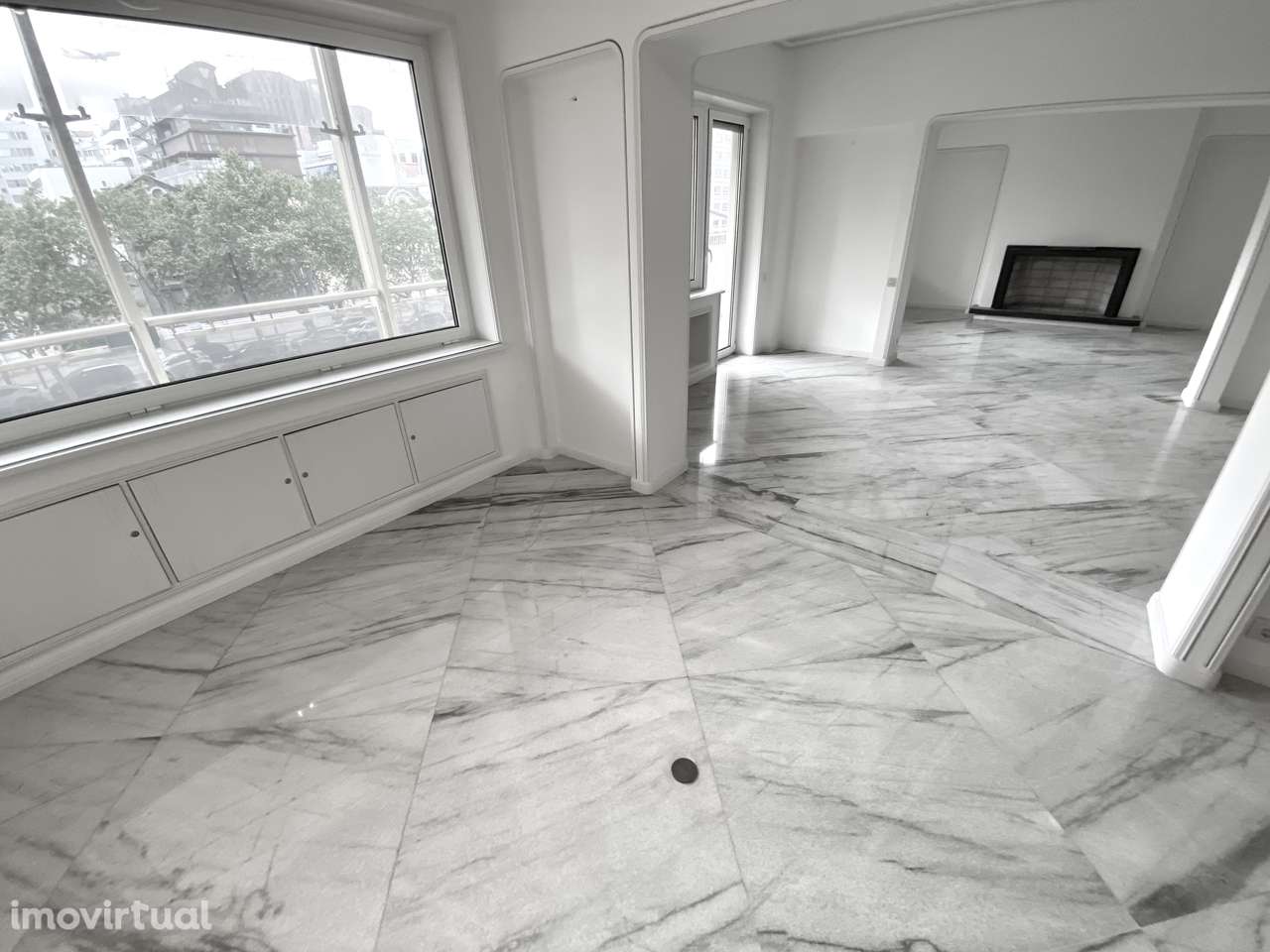 Excelente T4 c/ lugar de Garagem, Av. da República - Grande imagem: 3/46