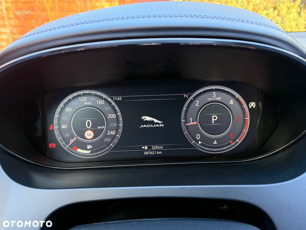 Jaguar E-Pace - 14
