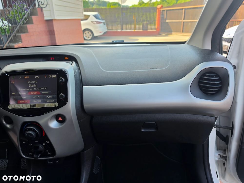 Toyota Aygo x-clusiv - 19