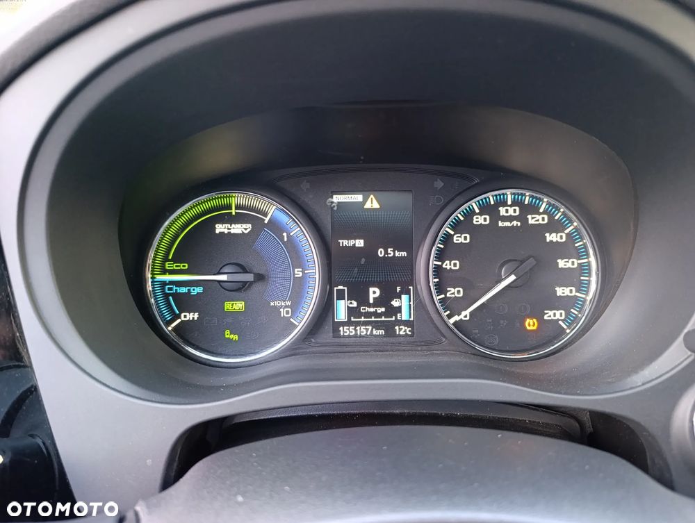 Mitsubishi Outlander 2.4 4WD Diamant+ - 28