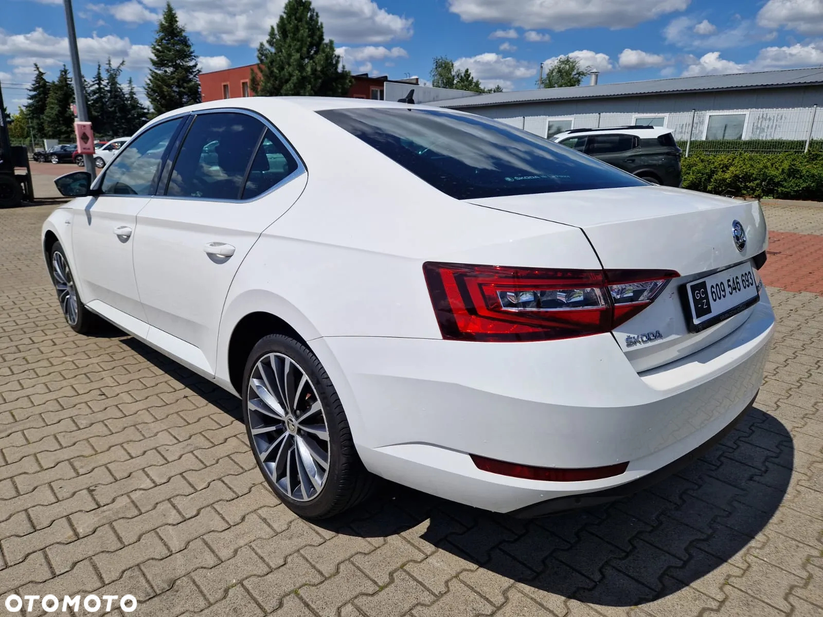 Skoda Superb 1.5 TSI ACT L&K - 7