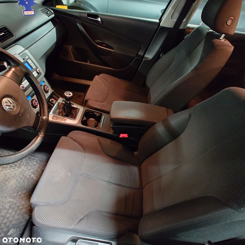 Volkswagen Passat 2.0 FSI Comfortline - 4