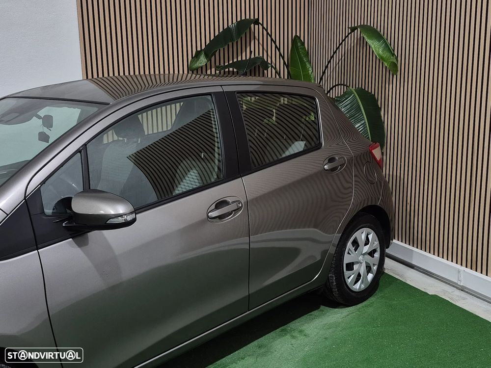 Toyota Yaris 1.0 VVT-i Comfort +PS+PT Techno - 4