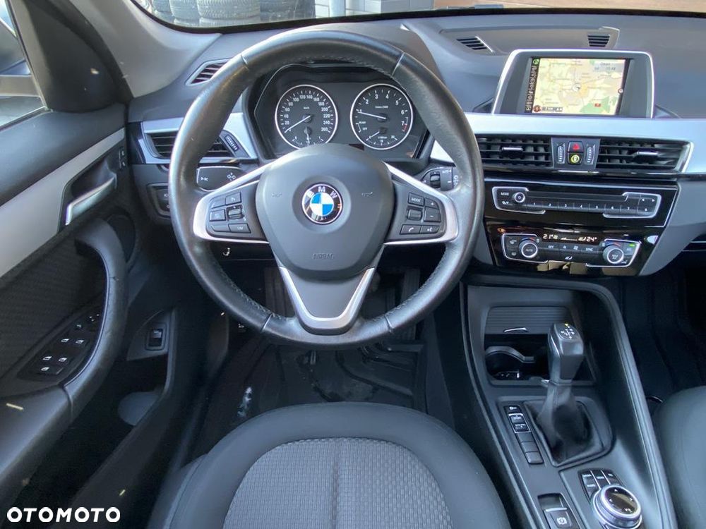 BMW X1 sDrive20i Advantage - 23