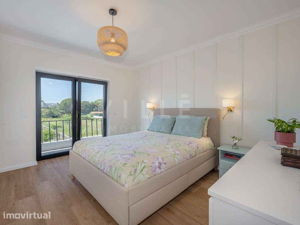 Moradia Independente T5 renovada em 2025 | 1450m2 de terreno | Prai... - Grande imagem: 4/40