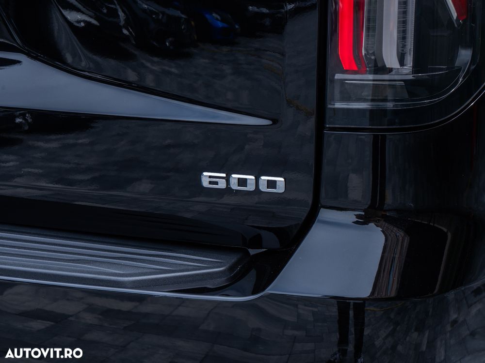 Cadillac Escalade - 20