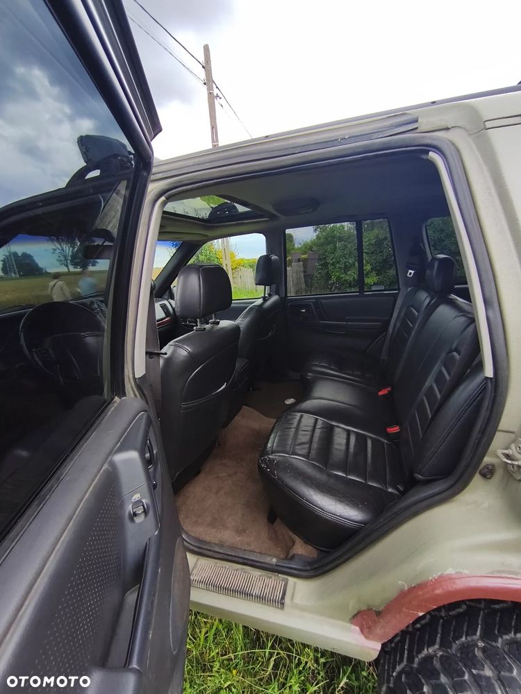 Jeep Grand Cherokee - 11