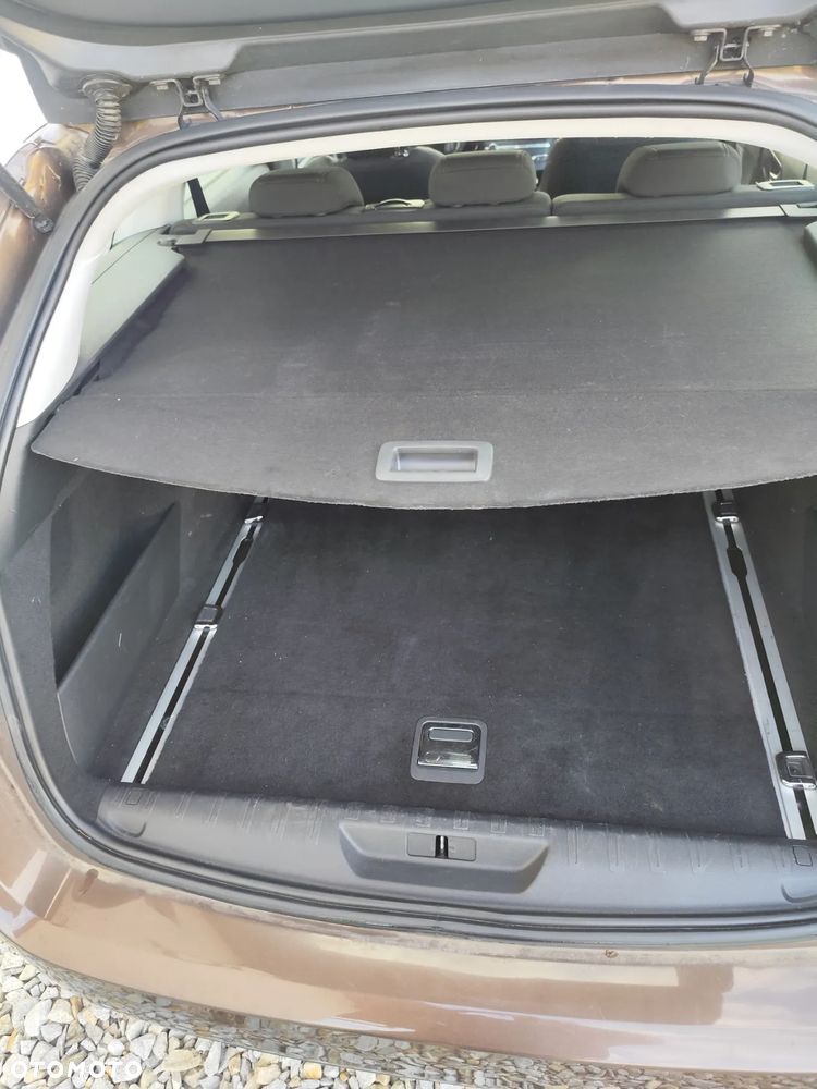 Peugeot 308 SW 1.2 PureTech Allure S&S - 9