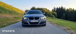 BMW Seria 3 325i xDrive Touring Edition Exclusive