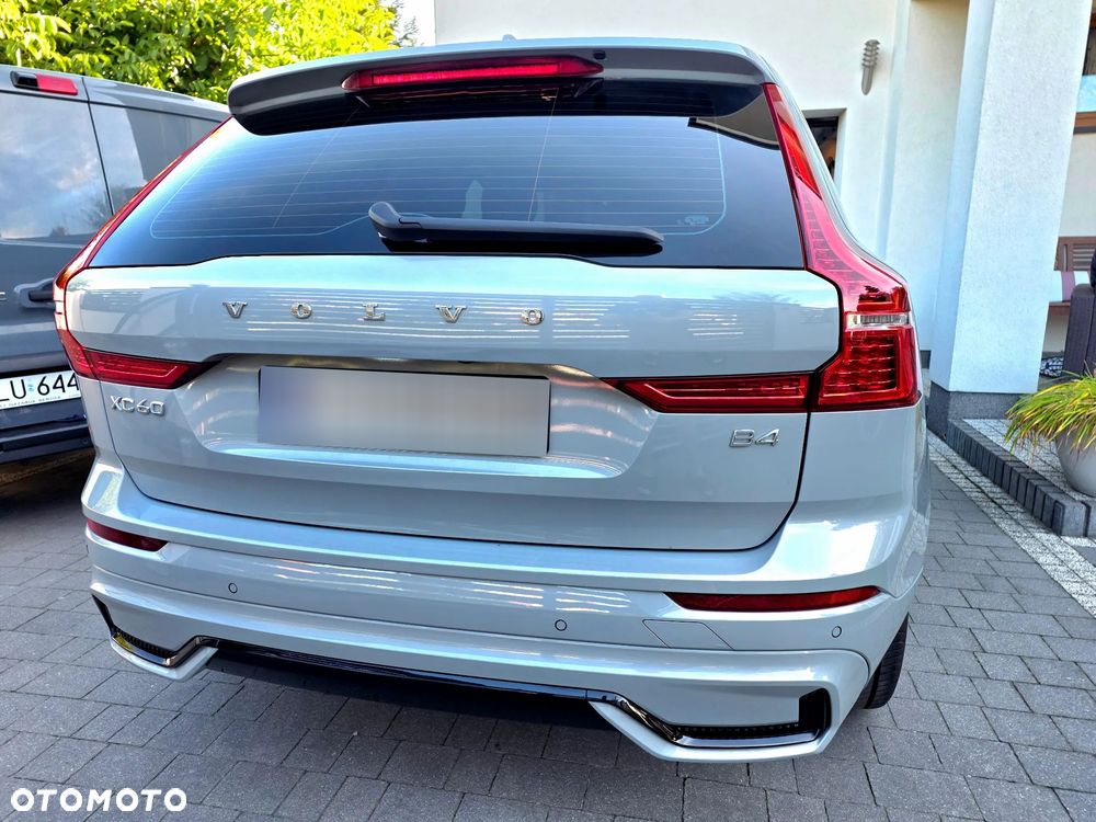 Volvo XC 60 B4 D AWD Plus Dark - 5