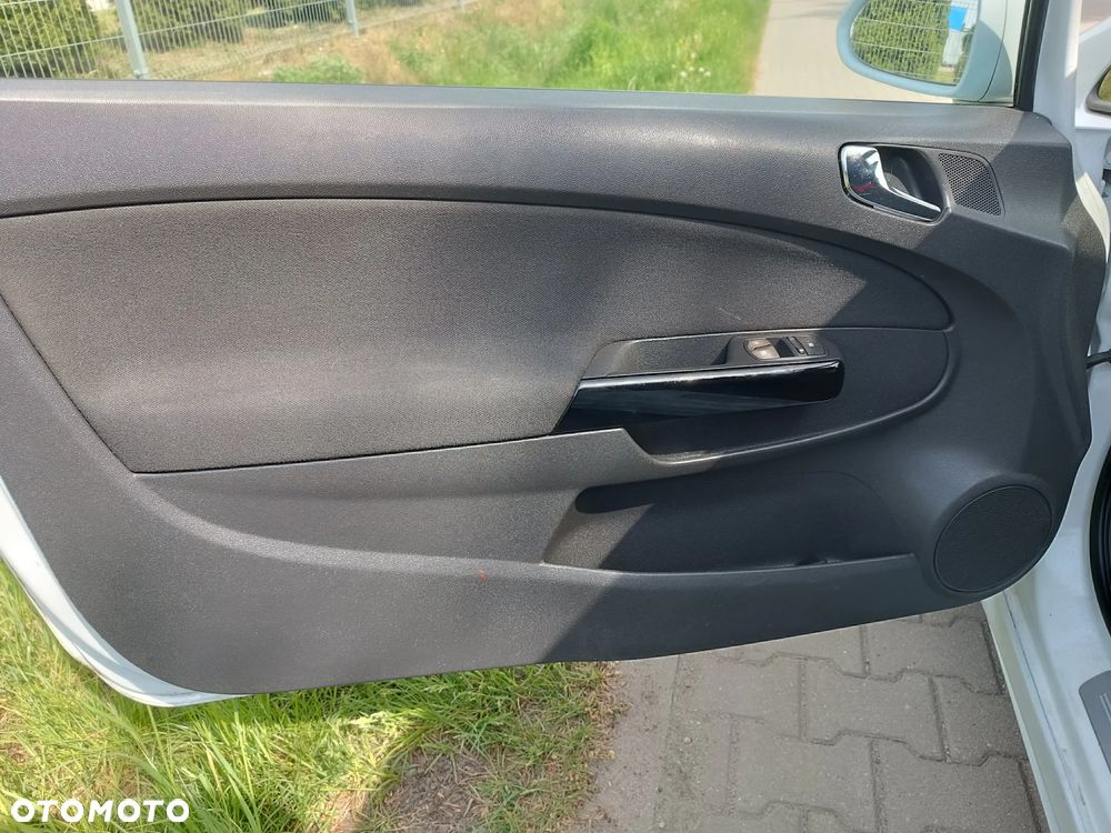 Opel Corsa 1.6 Turbo GSi - 21