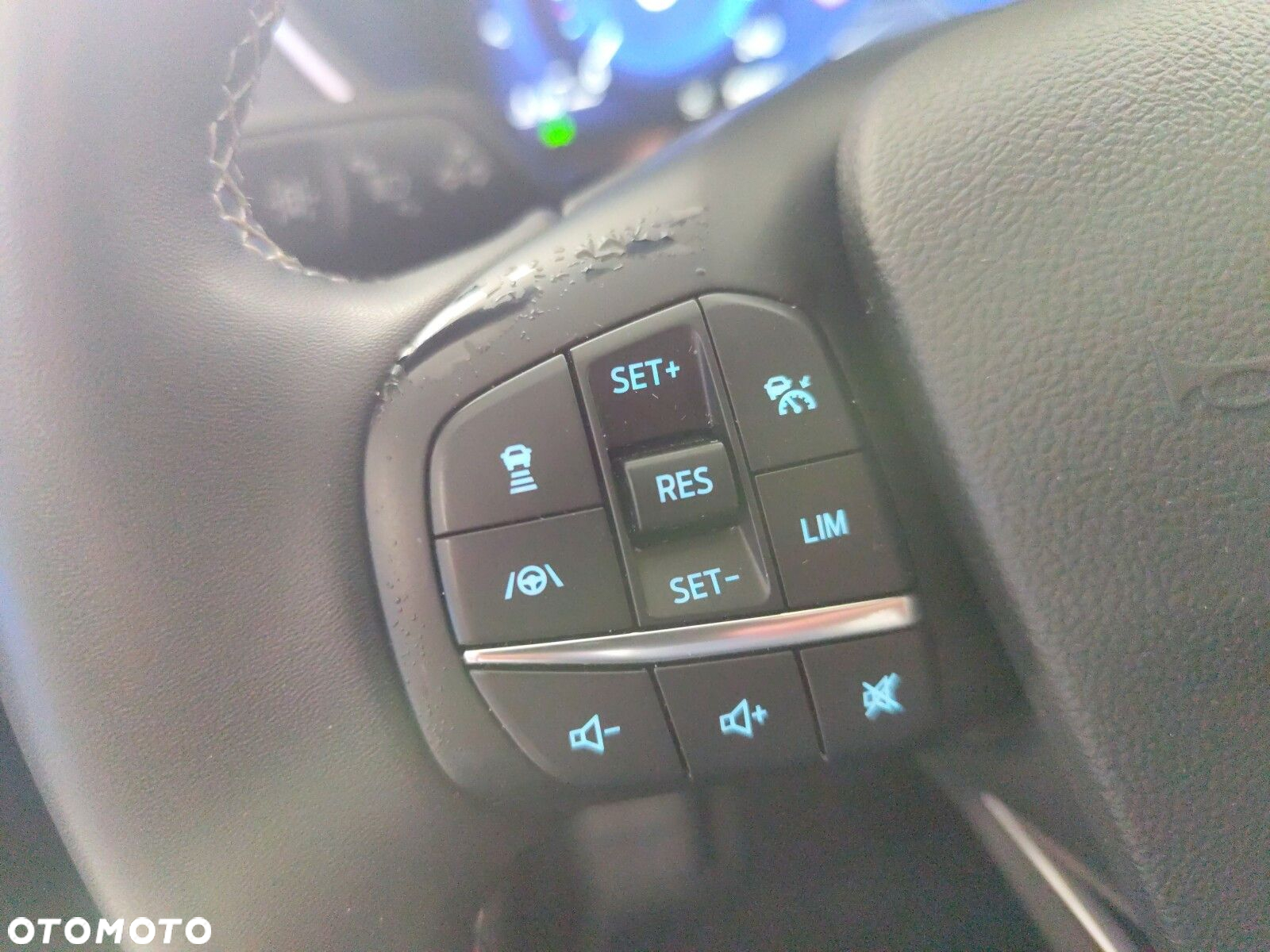 Ford Kuga - 27