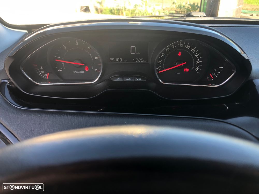 Peugeot 208 e-HDi 92 Stop&Start Active - 11