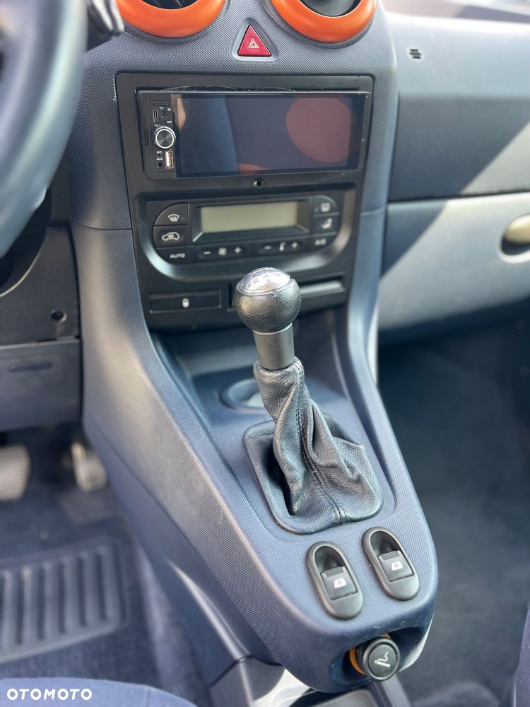 Peugeot 1007 - 11
