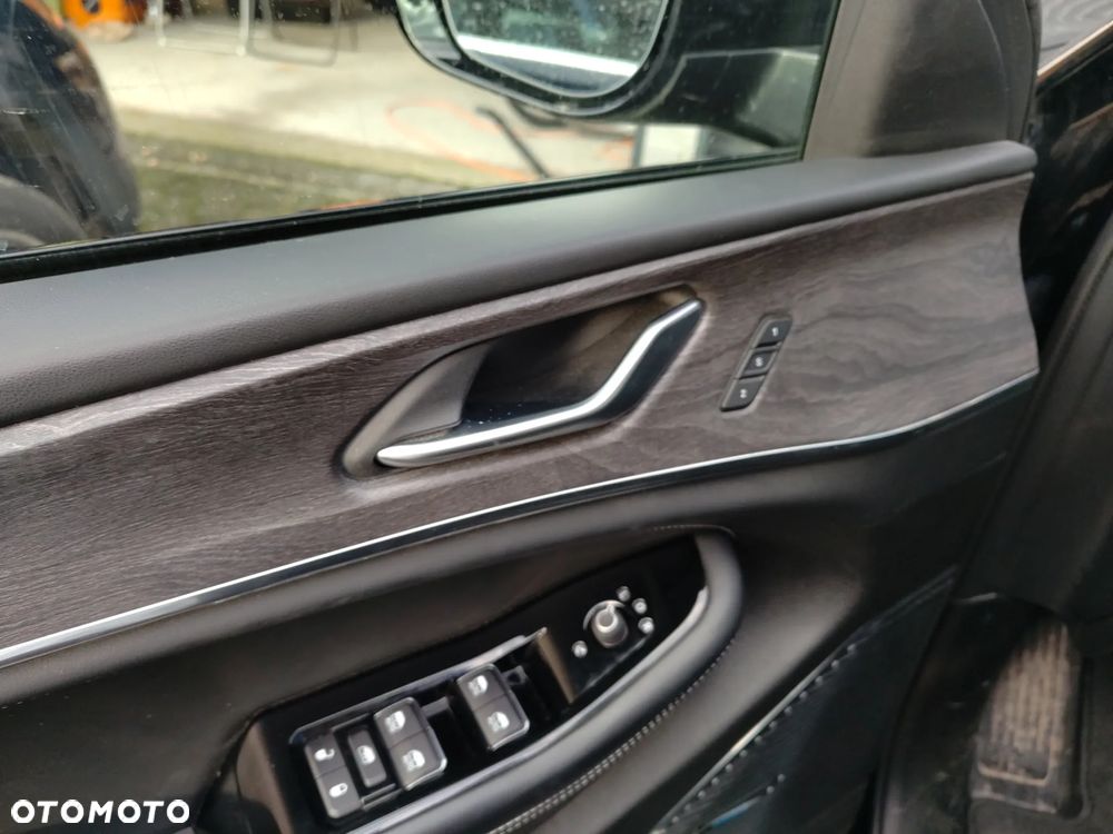 Jeep Grand Cherokee - 29