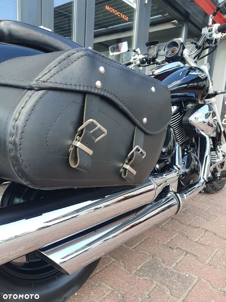 Suzuki Intruder - 32