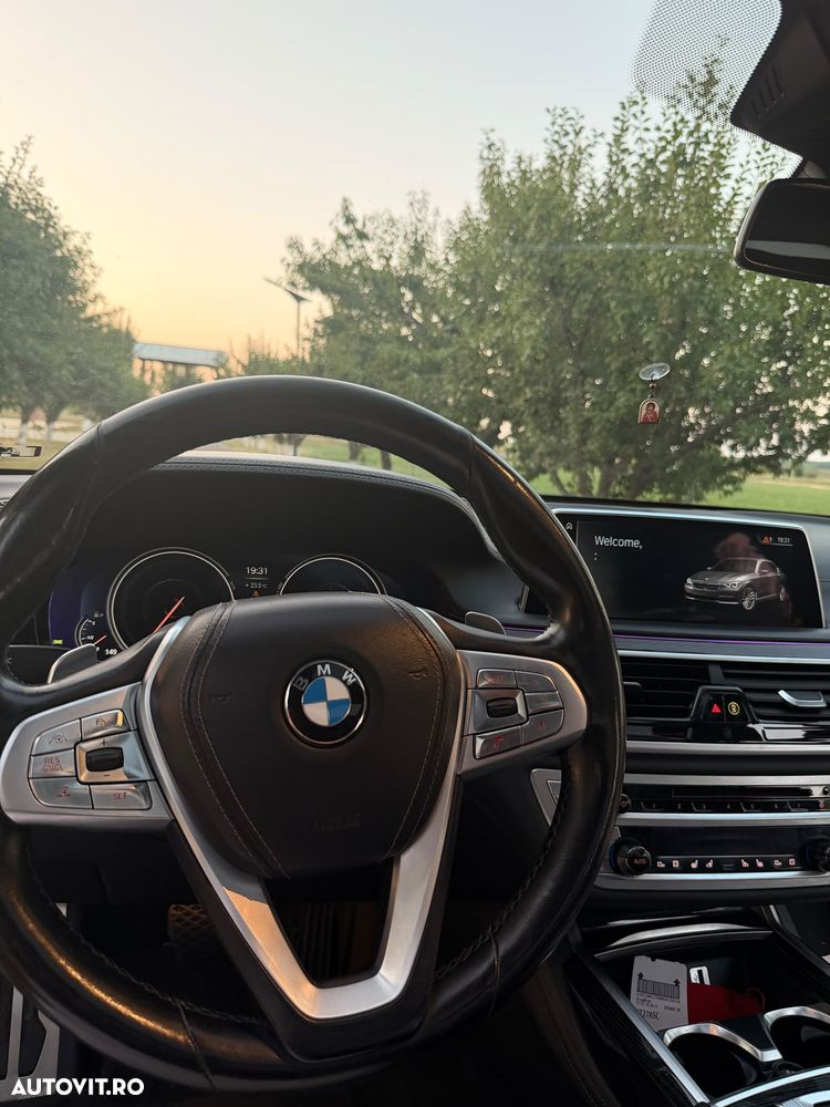 BMW Seria 7 750i xDrive Edition Exclusive - 13