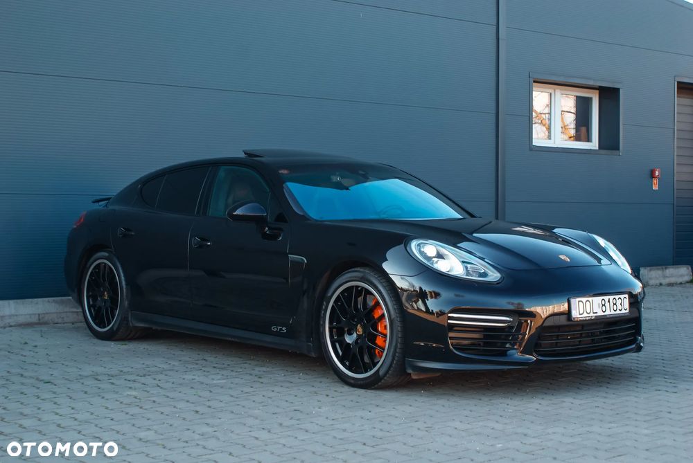 Porsche Panamera GTS - 4
