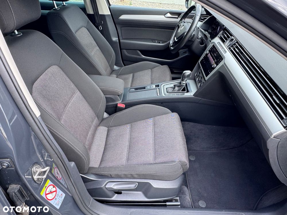 Volkswagen Passat 2.0 TDI SCR DSG - 28