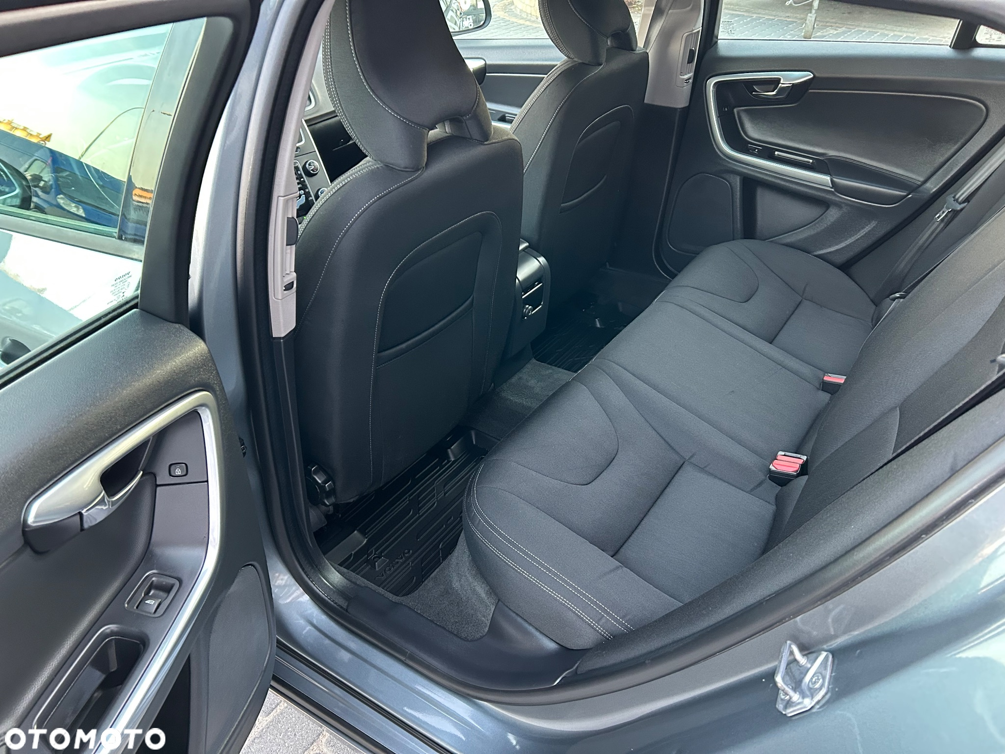 Volvo V60 D2 Drive-E Dynamic Edition (Momentum) - 16