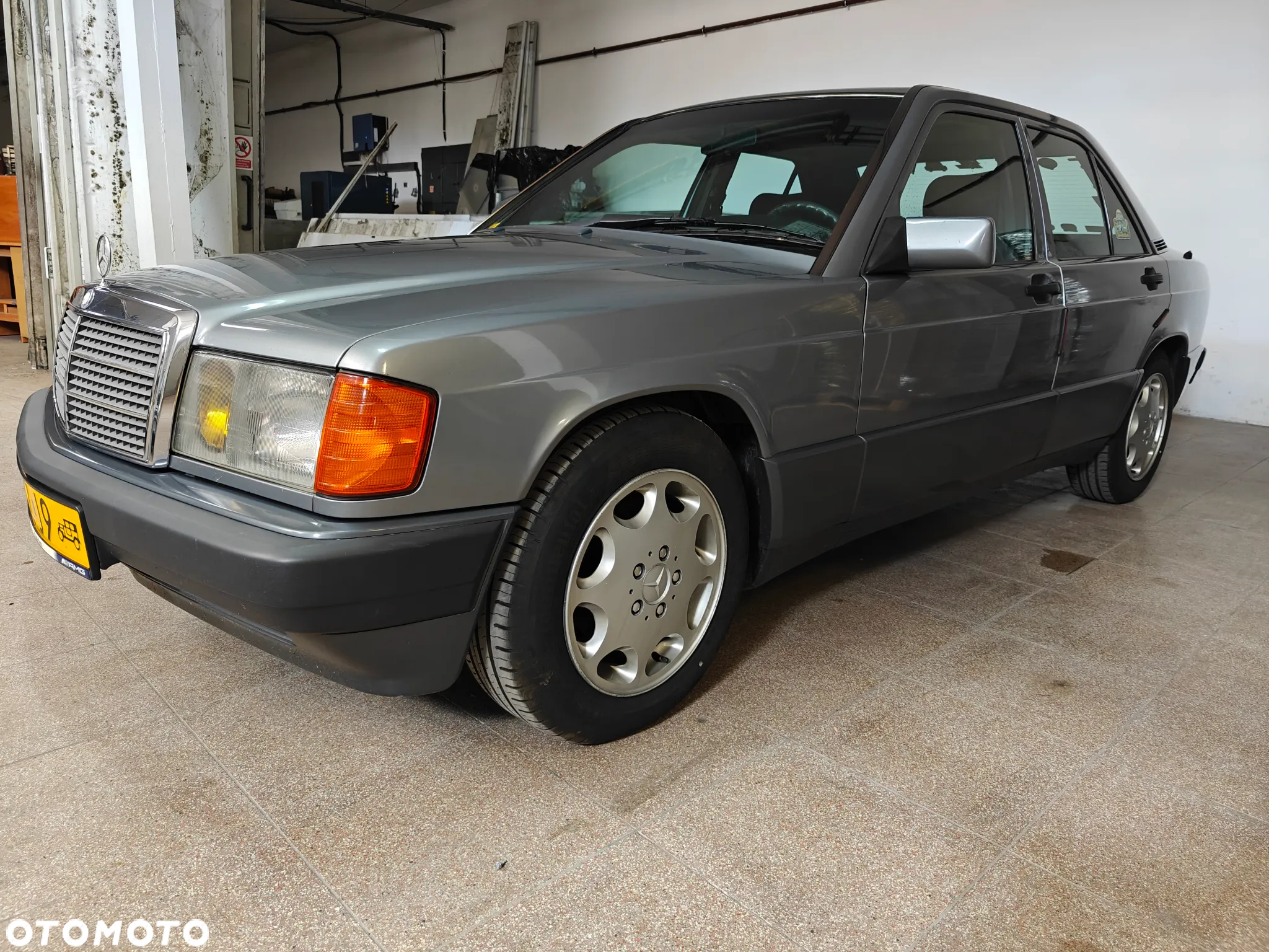 Mercedes-Benz W201 (190) - 7