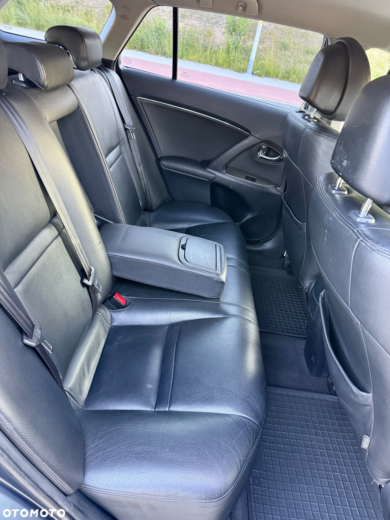 Toyota Avensis 2.0 D-4D Combi Travel - 10