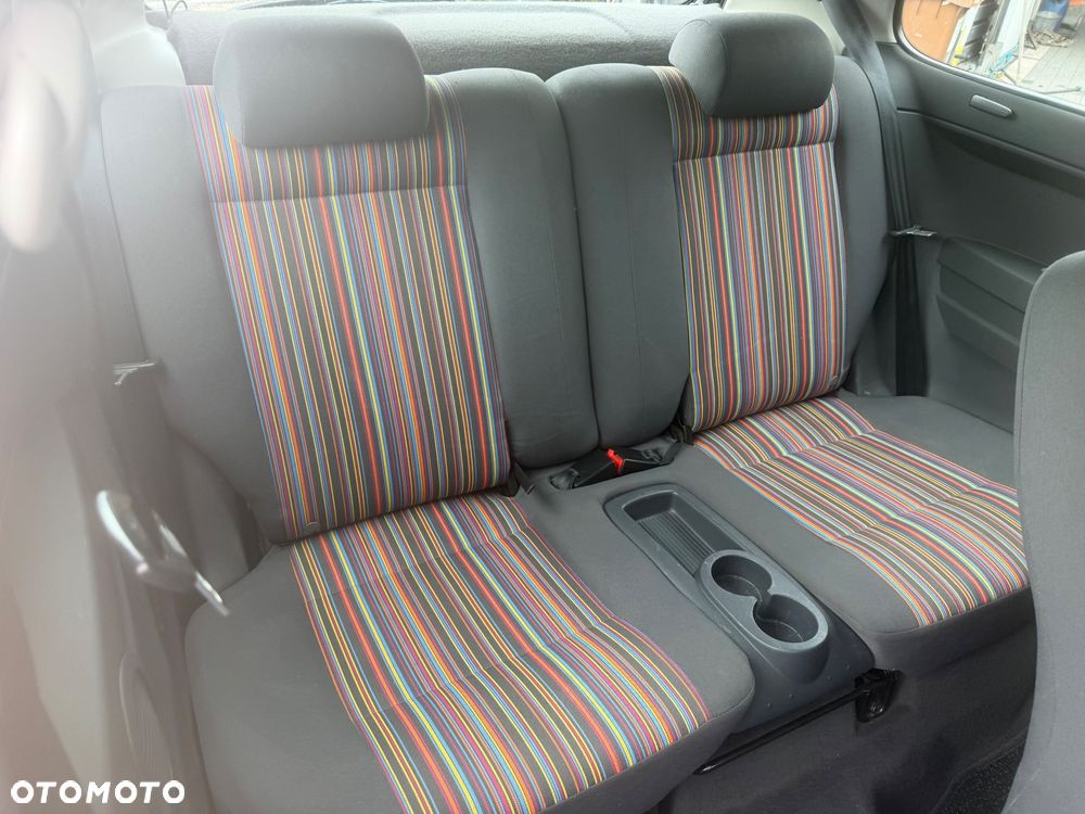 Volkswagen Fox 1.4 Fresh - 25