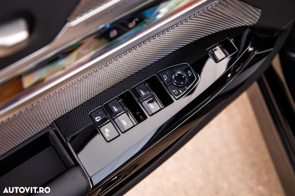 BMW Seria 7 740d xDrive MHEV - 29
