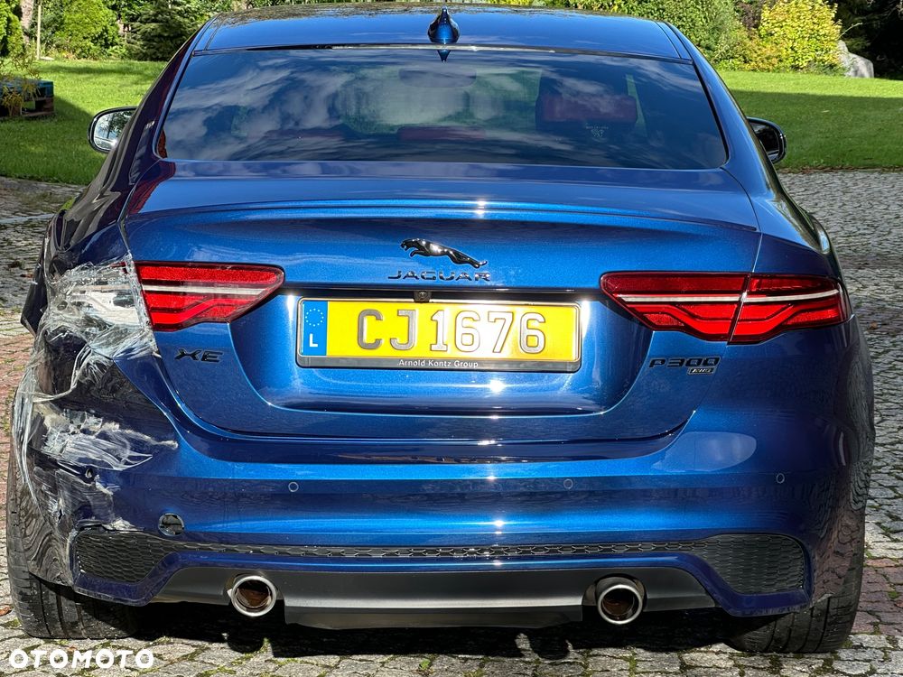 Jaguar XE 2.0 P300 AWD R-Dynamic HSE - 29
