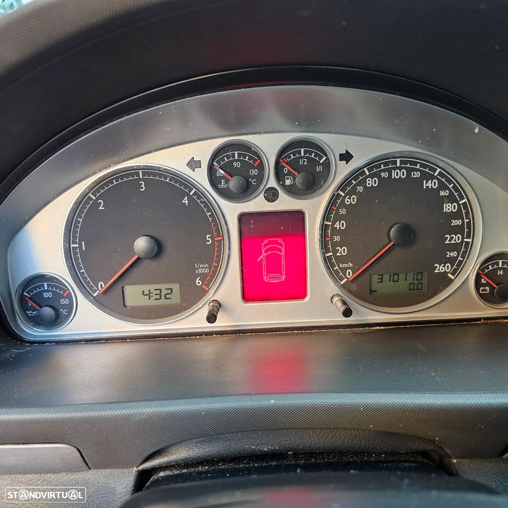 VW Sharan 1.9 TDi Confortline - 26