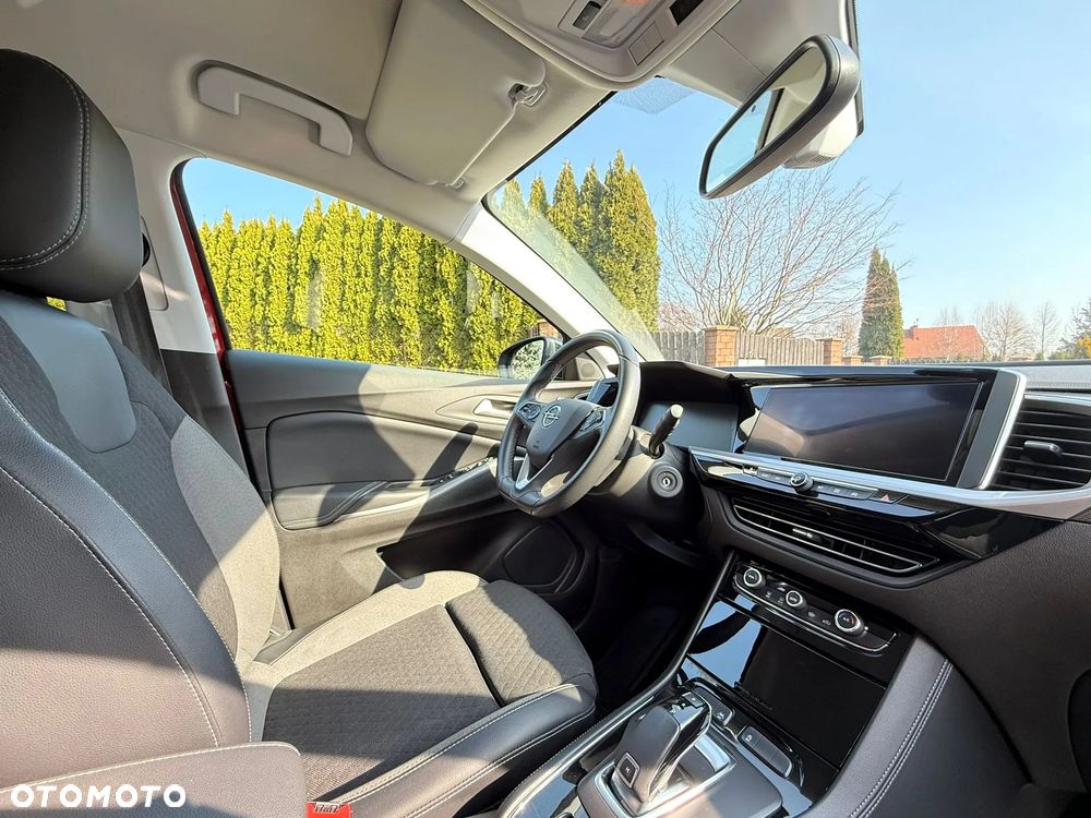 Opel Grandland X 1.2 T GPF Design&Tech S&S - 31